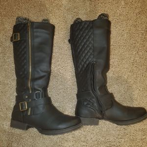 Calf high boots